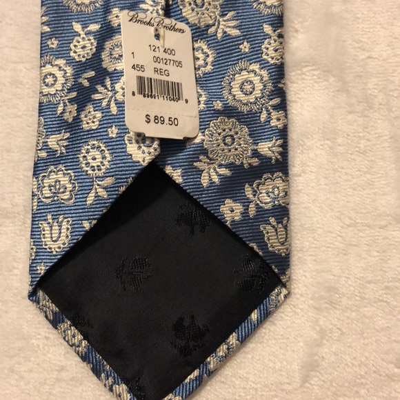 Brooks Brothers tie - Picture 4 of 4